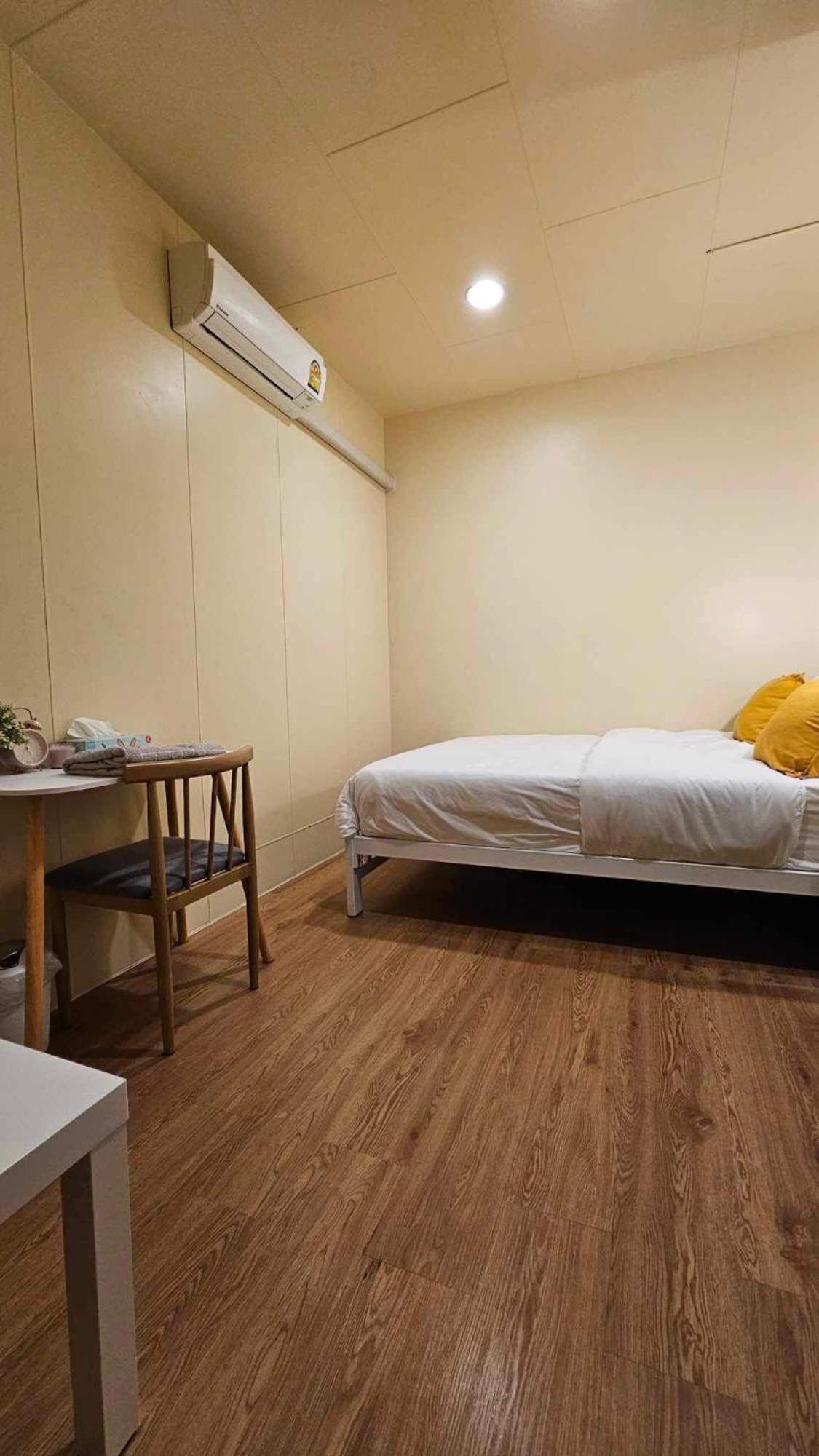 W District Guesthouse Bangkok Eksteriør bilde