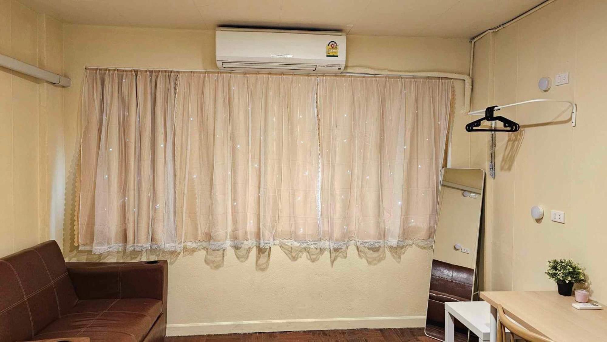 W District Guesthouse Bangkok Eksteriør bilde