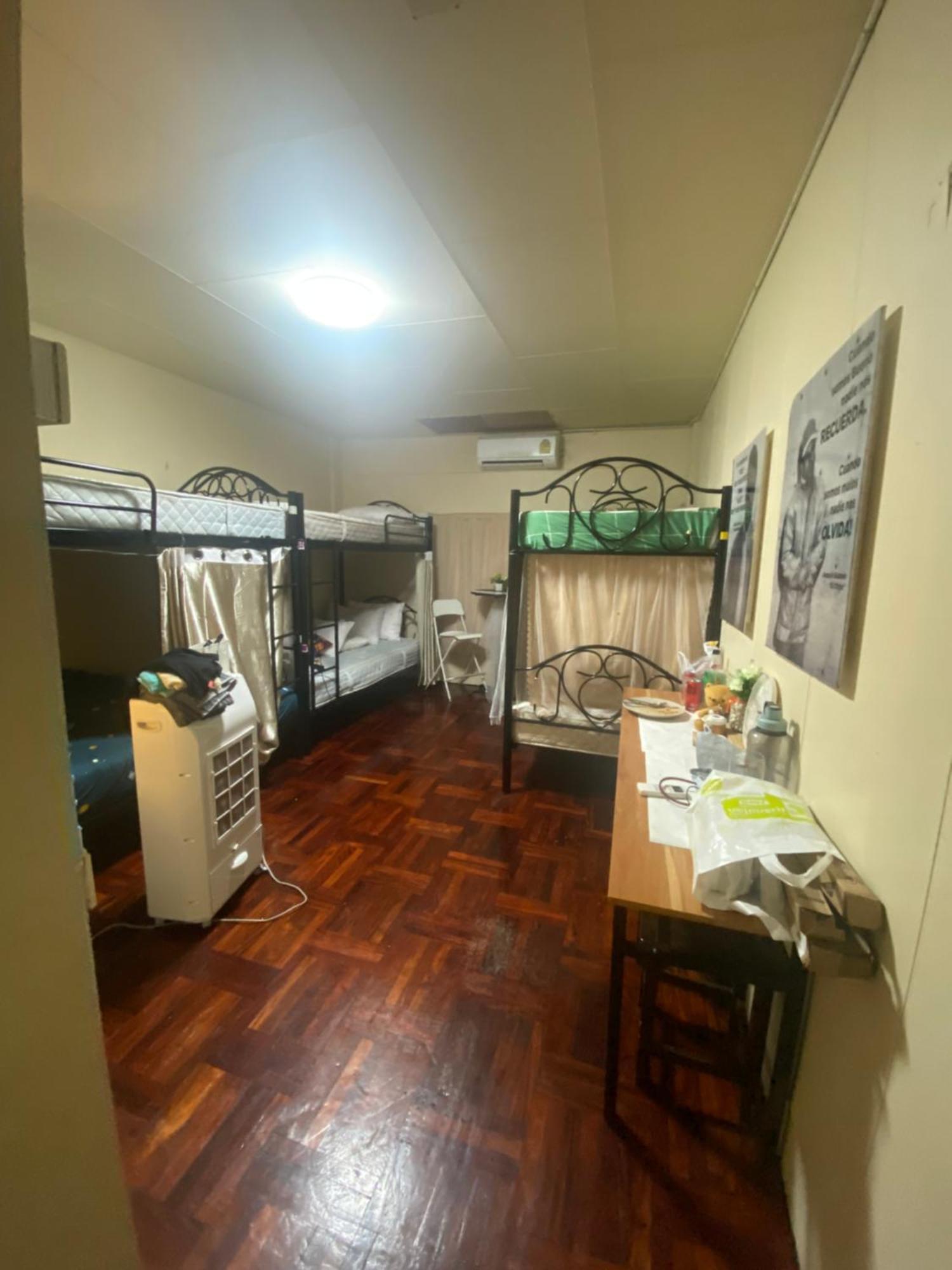 W District Guesthouse Bangkok Eksteriør bilde